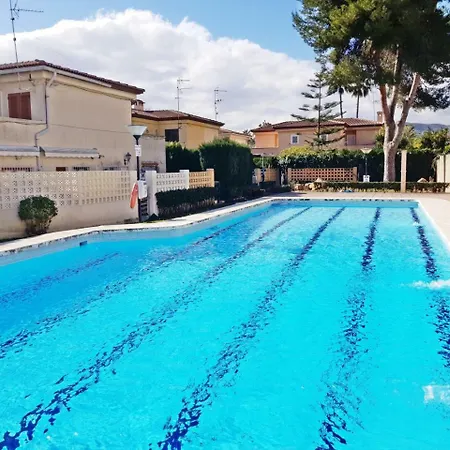 Del Duque, Gandia - *